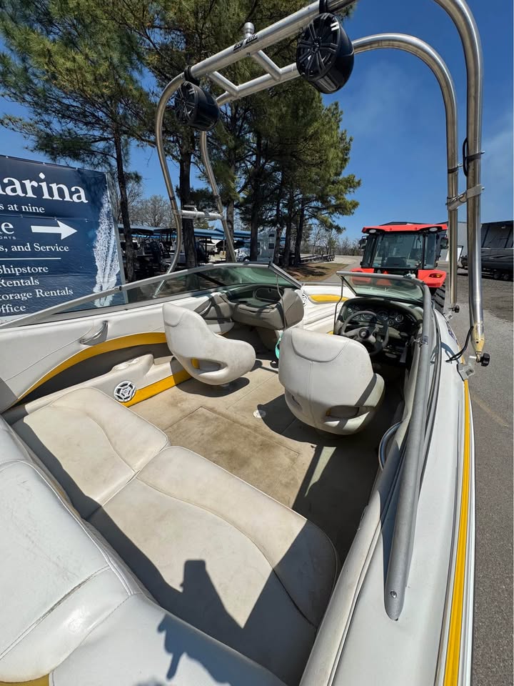 2003 Crownline 202 Br