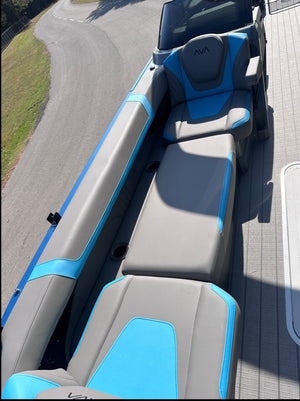 2025 Avalon Excalibur Twin Quad Lounger Windshield