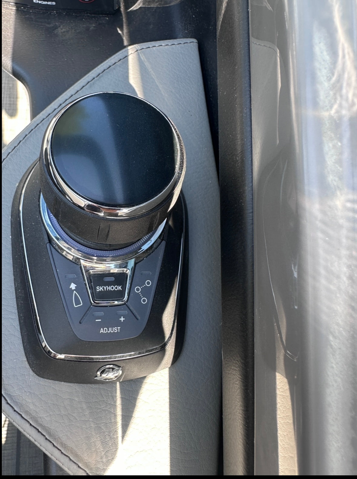 2025 Avalon Excalibur Twin Quad Lounger Windshield