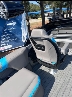 2025 Avalon Excalibur Twin Quad Lounger Windshield