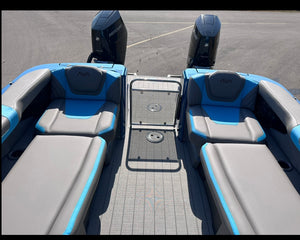 2025 Avalon Excalibur Twin Quad Lounger Windshield