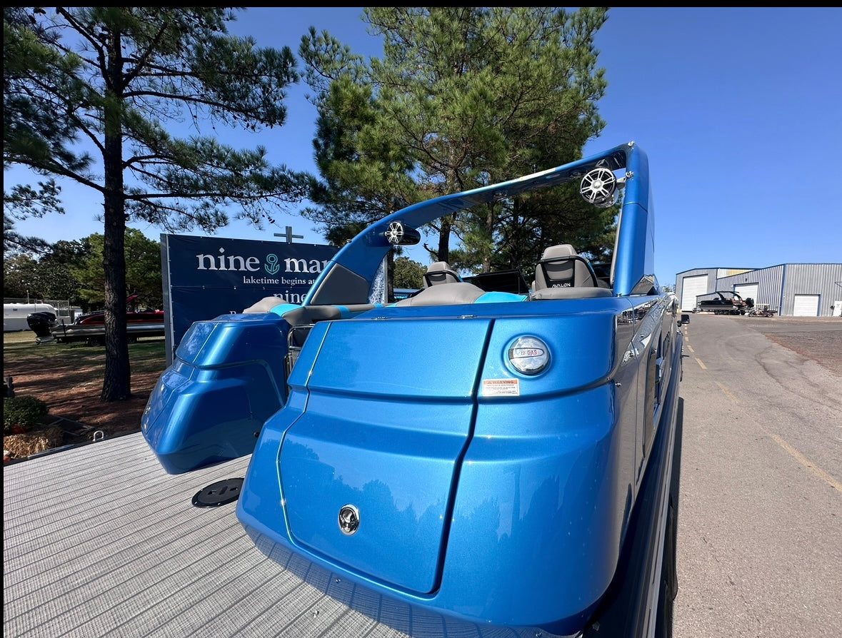 2025 Avalon Excalibur Twin Quad Lounger Windshield
