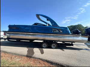2025 Avalon Excalibur Twin Quad Lounger Windshield