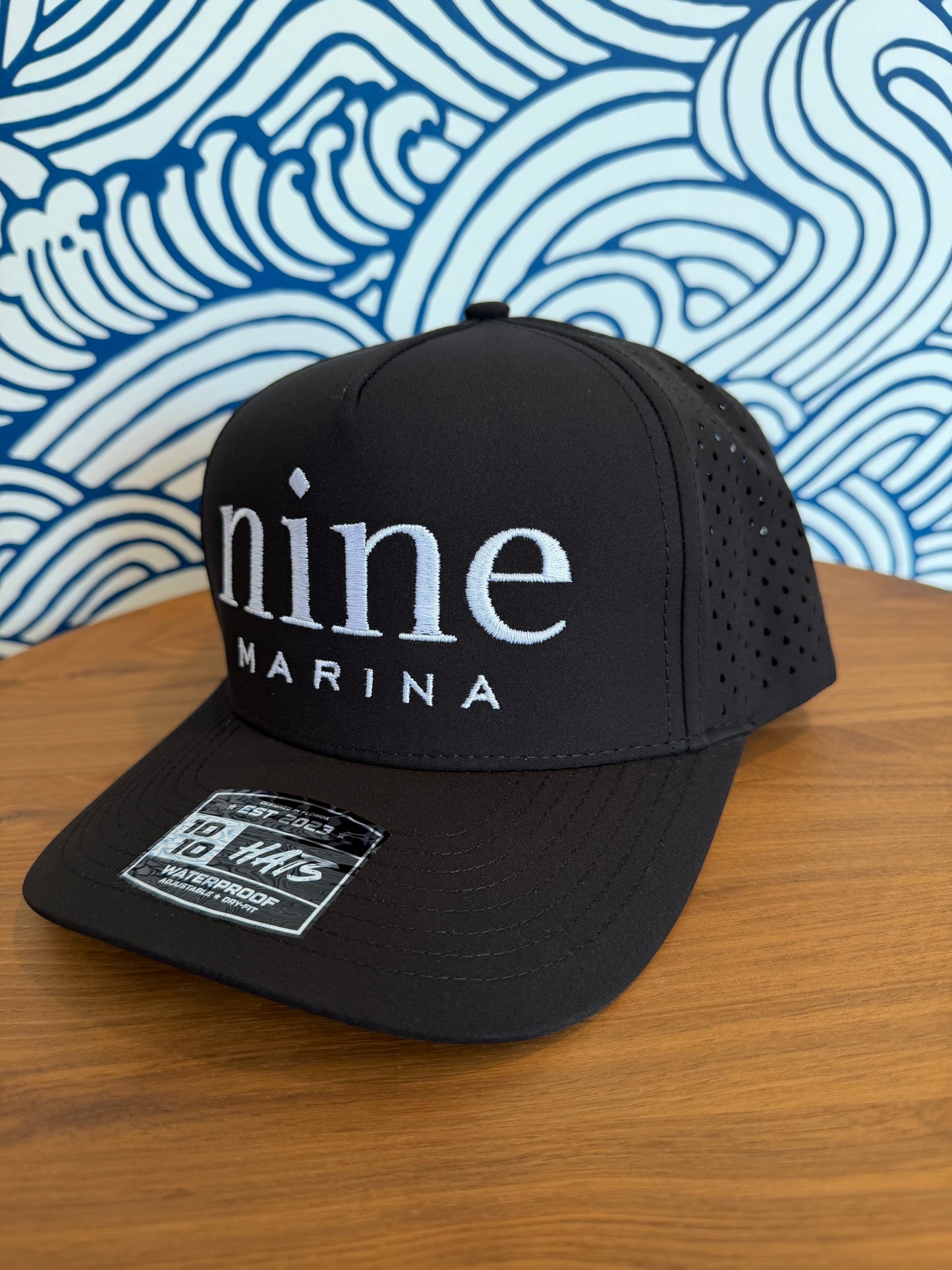 1010/26 - HAT WHITE NINE MARINA LOGO EMBROIDERED