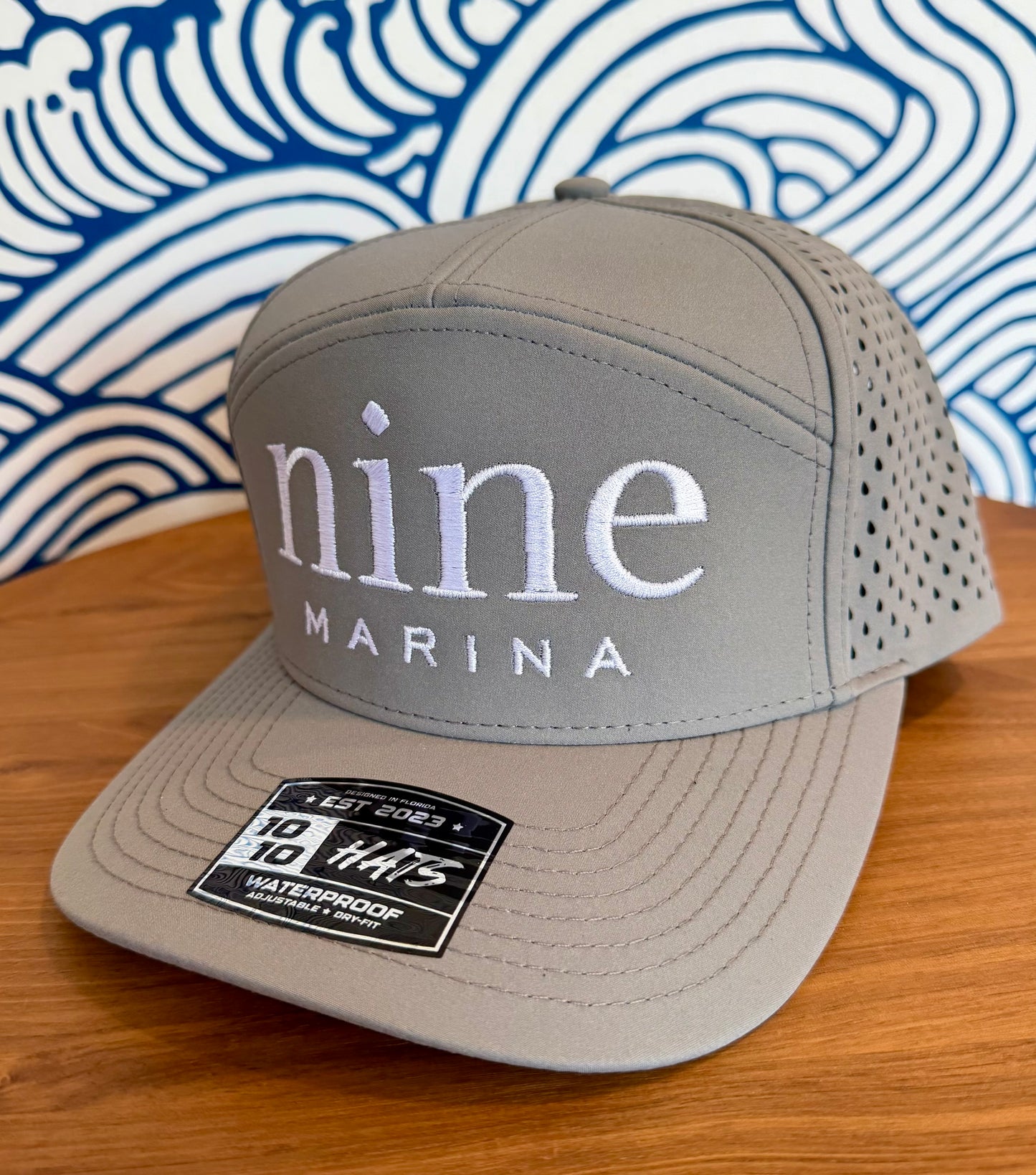 1010/26 - HAT WHITE NINE MARINA LOGO EMBROIDERED