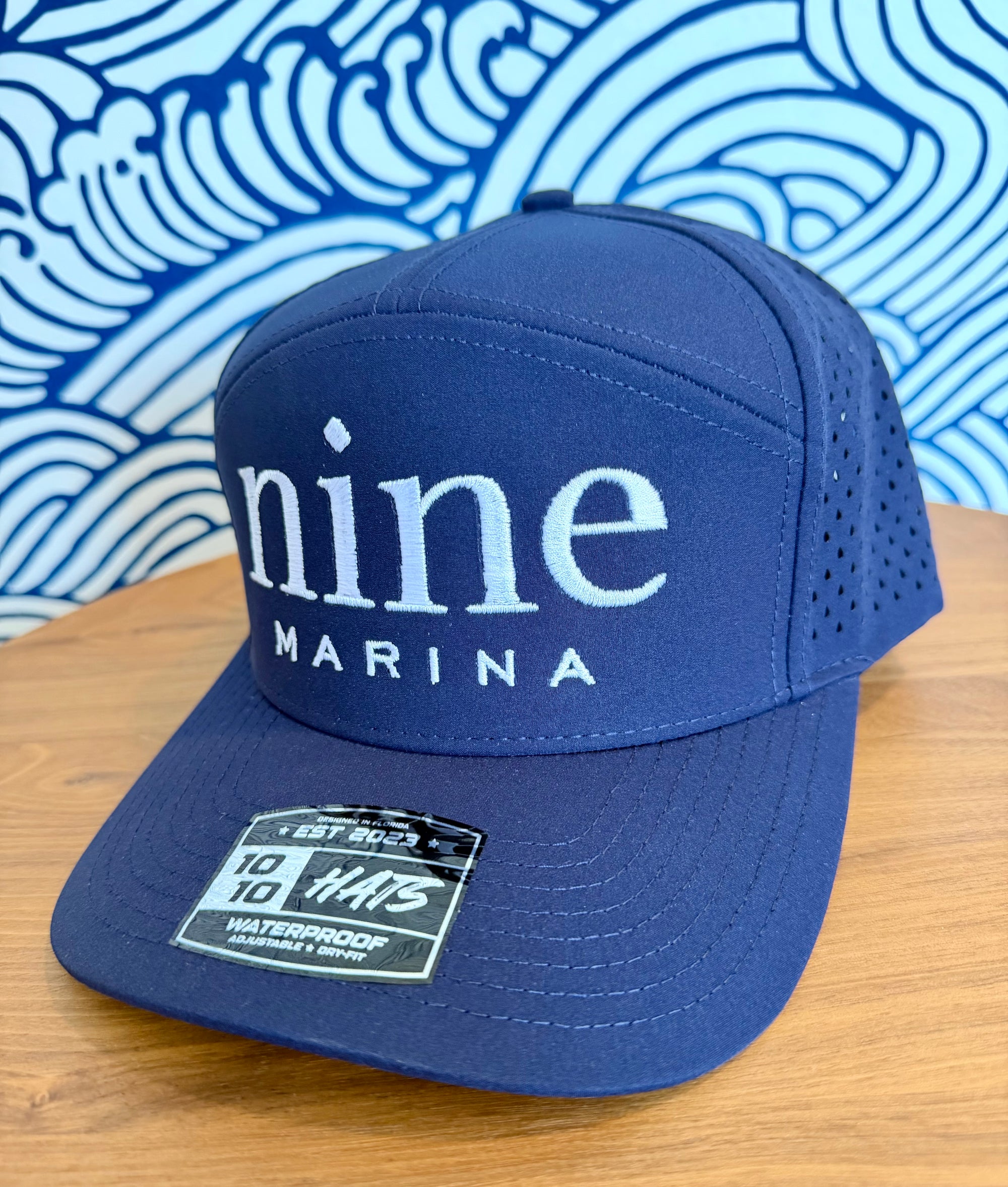 1010/26 - HAT WHITE NINE MARINA LOGO EMBROIDERED