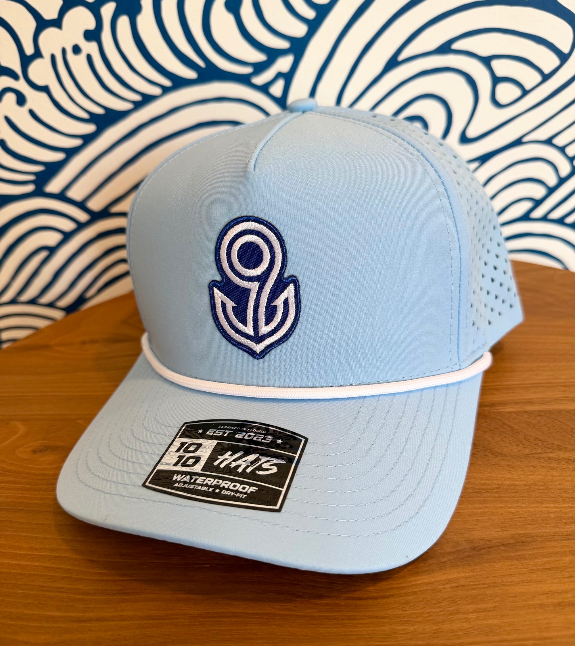 1010/26 - HAT WITH 9 PATCH LOGO
