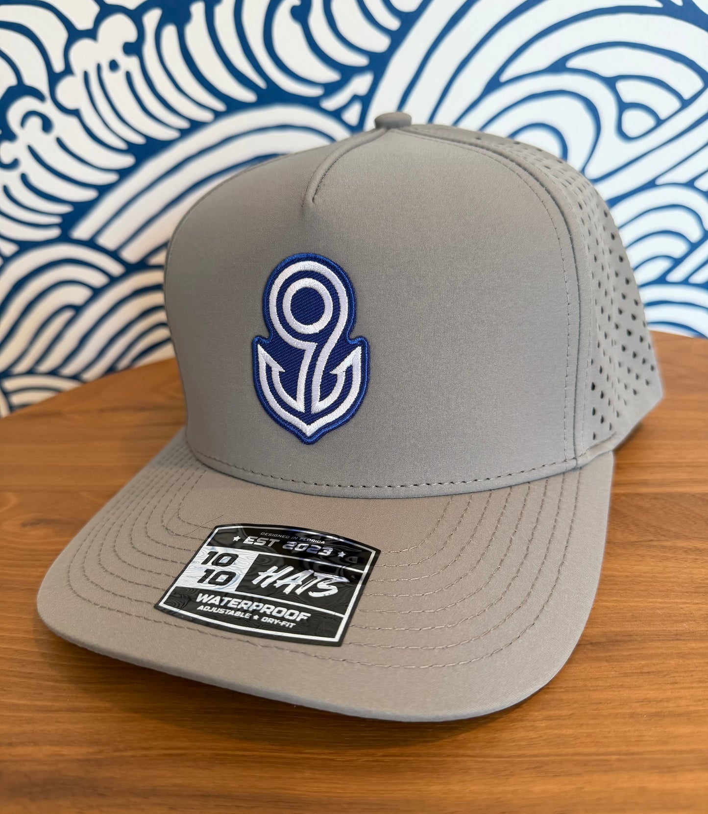 1010/26 - HAT WITH 9 PATCH LOGO
