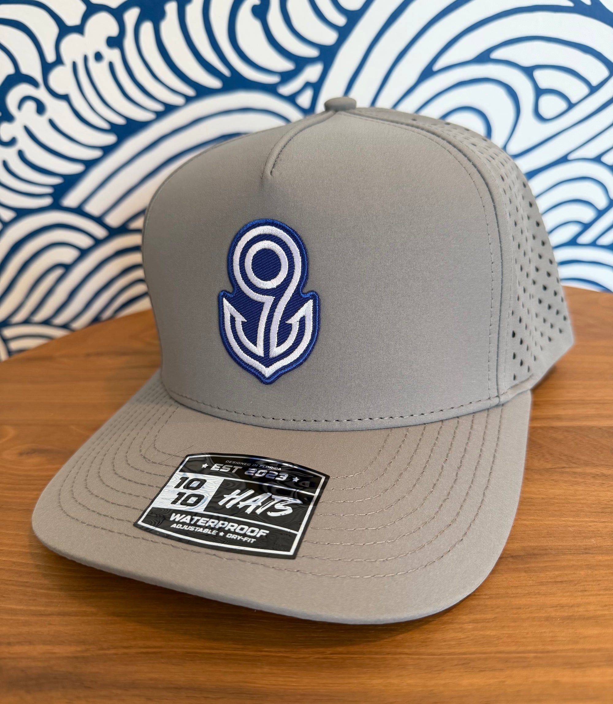 1010/26 - HAT WITH 9 PATCH LOGO