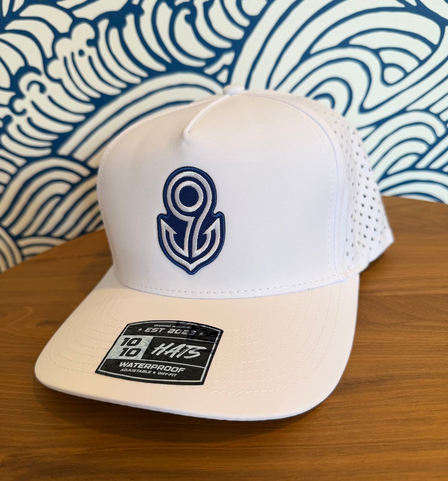 1010/26 - HAT WITH 9 PATCH LOGO