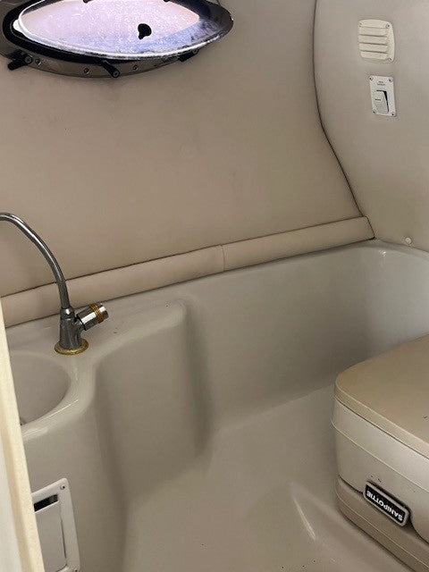 2004 Crownline 240 BR