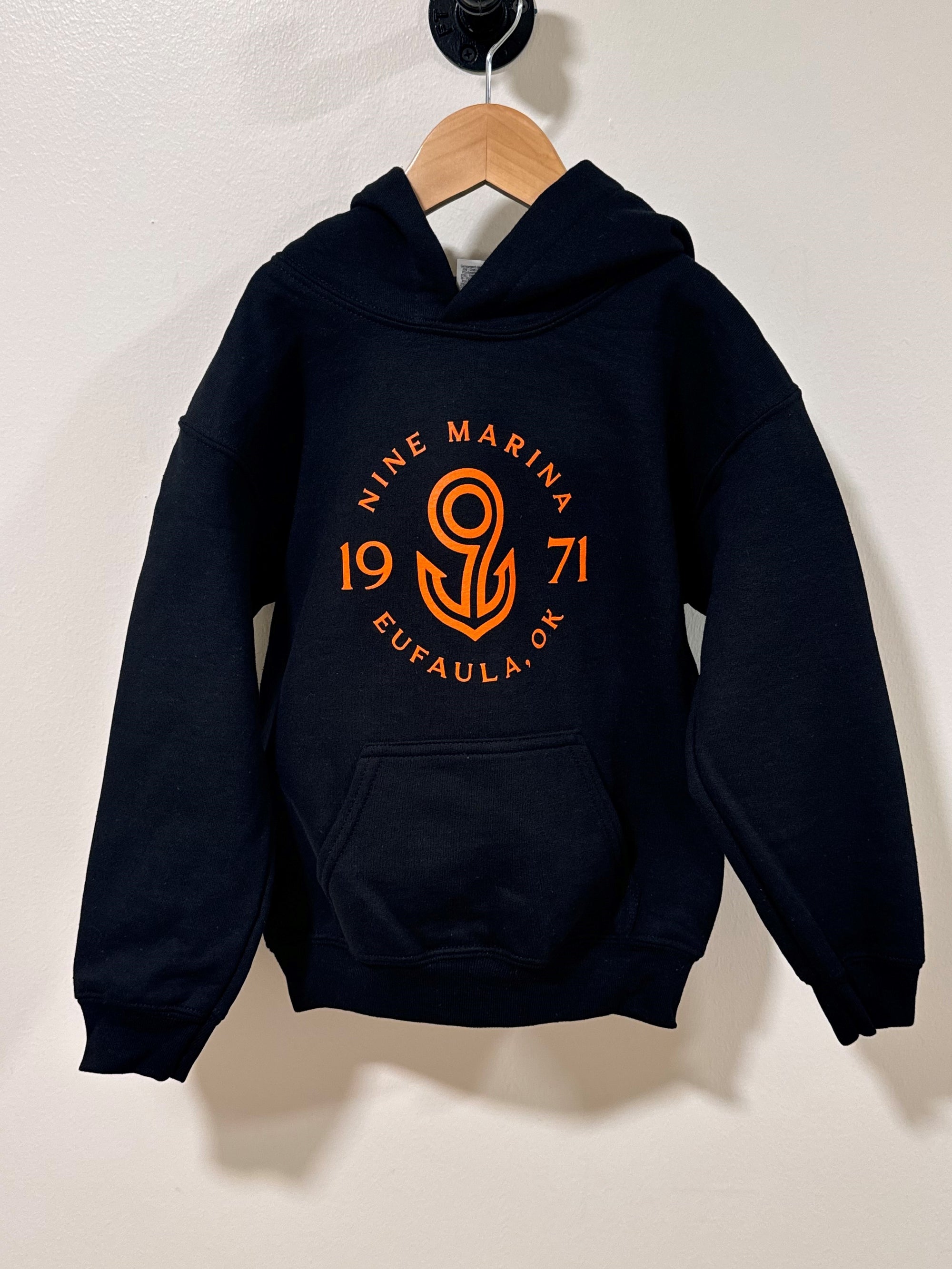 YOUTH HOODIE BLACK/OSU ORANGE BADGE LOGO WINTER '24