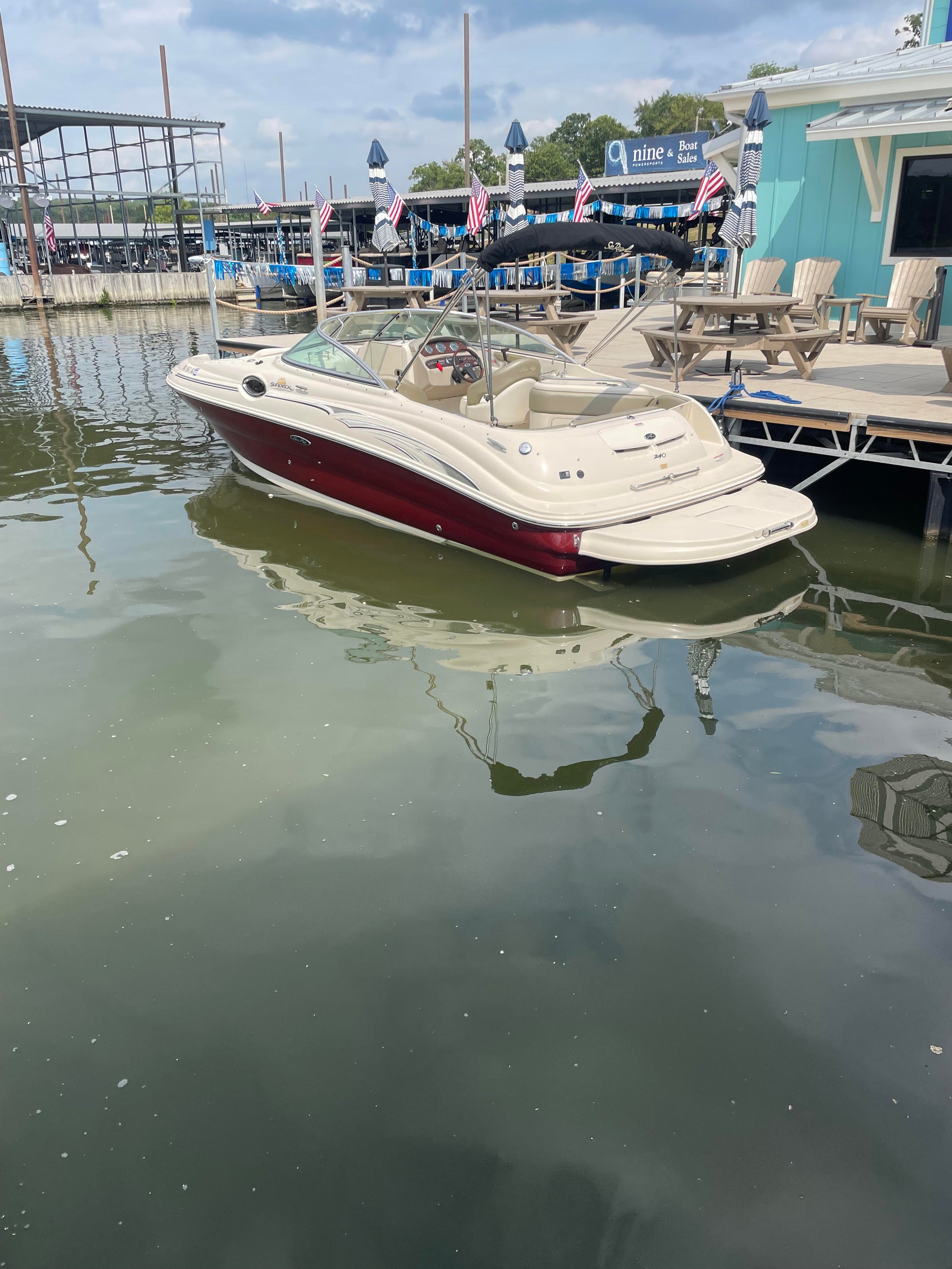 2006 Sea Ray 240 SD