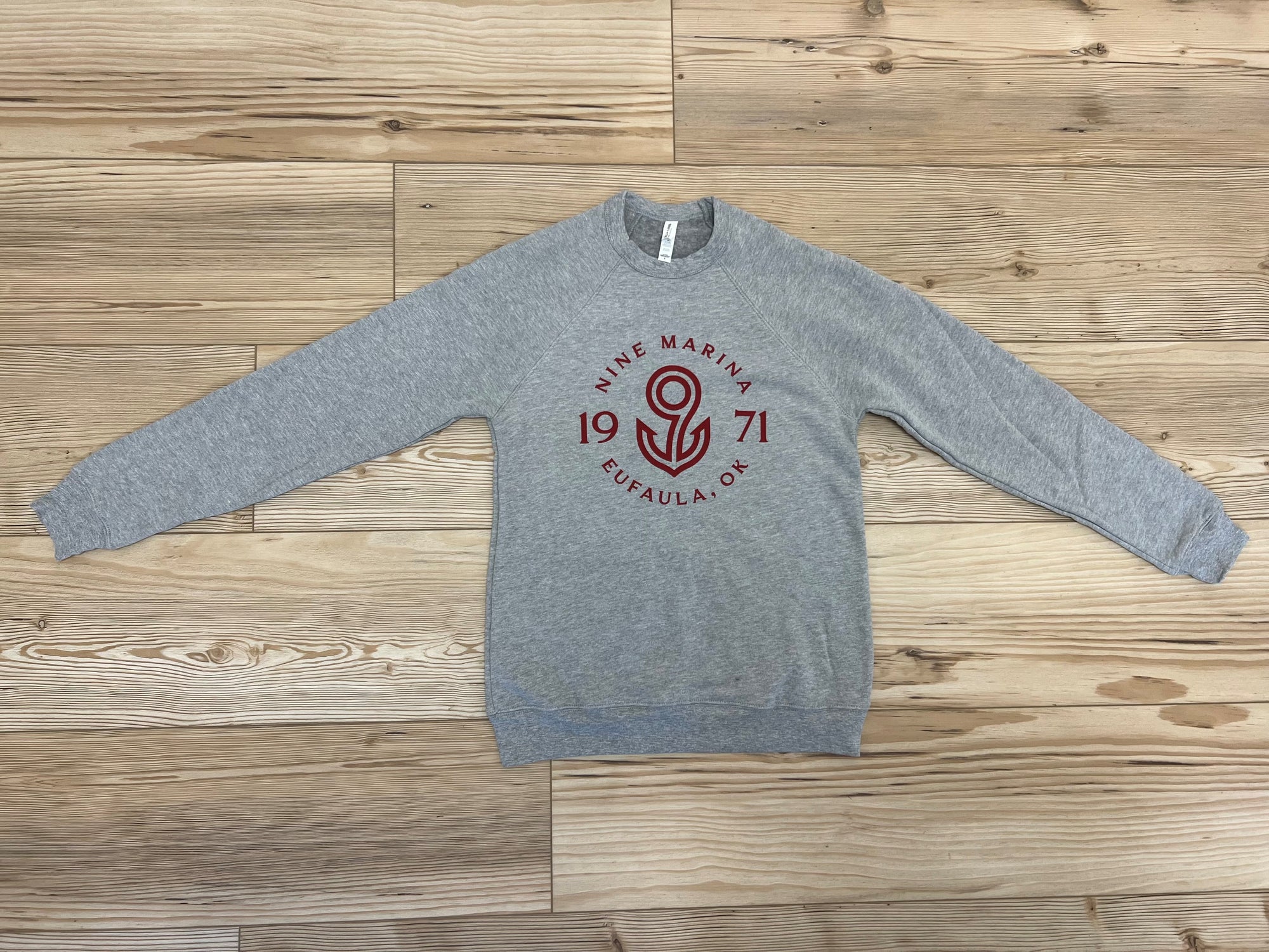 SWEATSHIRT GREY W/ MAROON BADGE WINTER '24