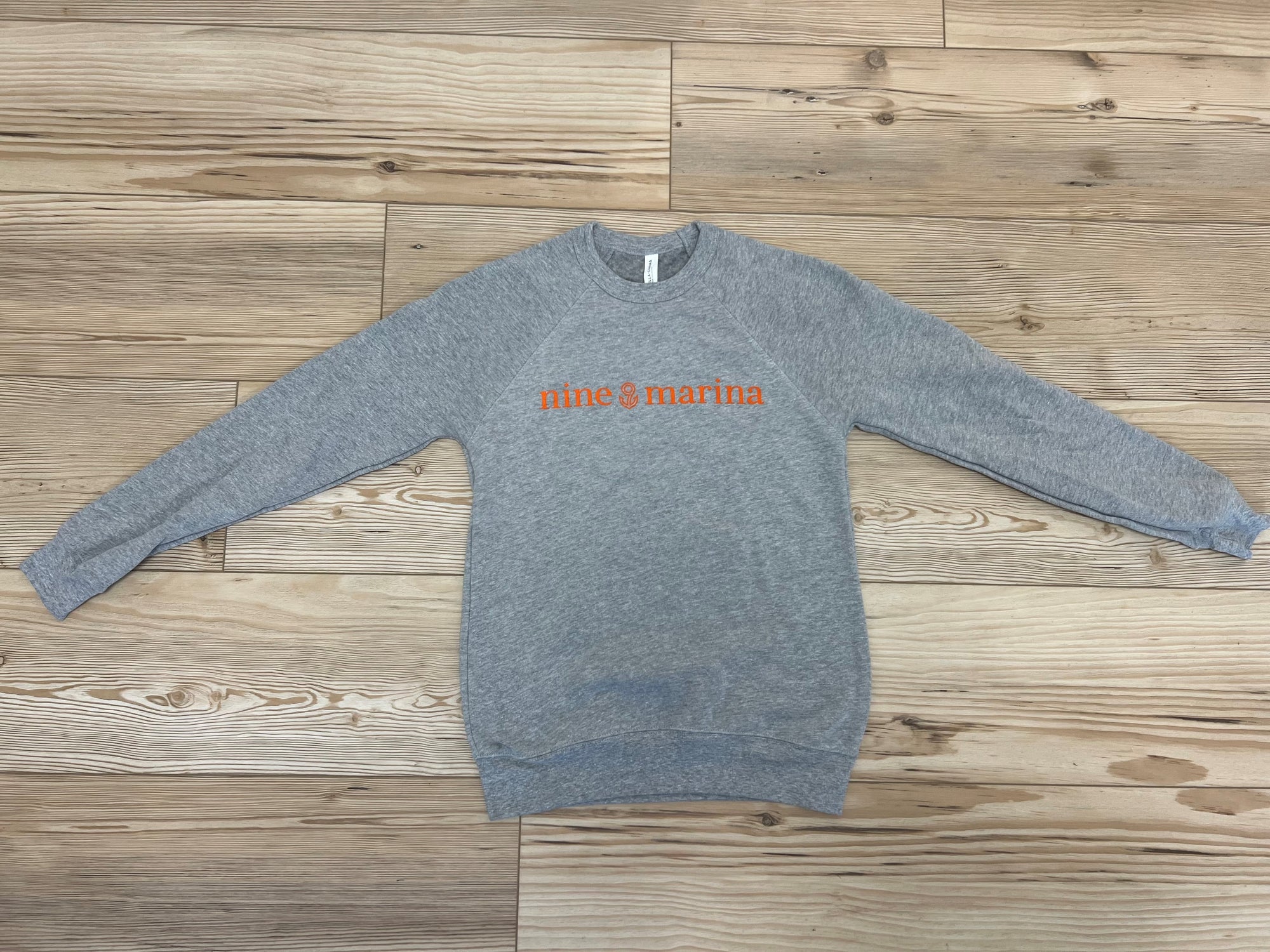 SWEATSHIRT GREY W/ ORANGE HORIZONTAL WINTER '24